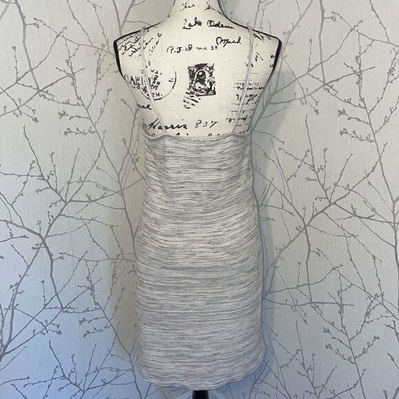 Caution to the wind faux wrap dress, Size Large - Picture 4 of 5